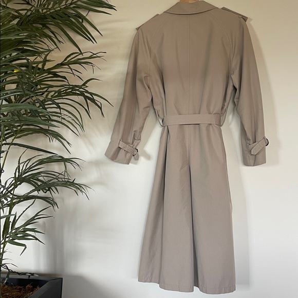 LONDON FOG | Heritage Trench Coat with Zip-Out Liner | Tan | 10 Petite - Picture 4 of 15